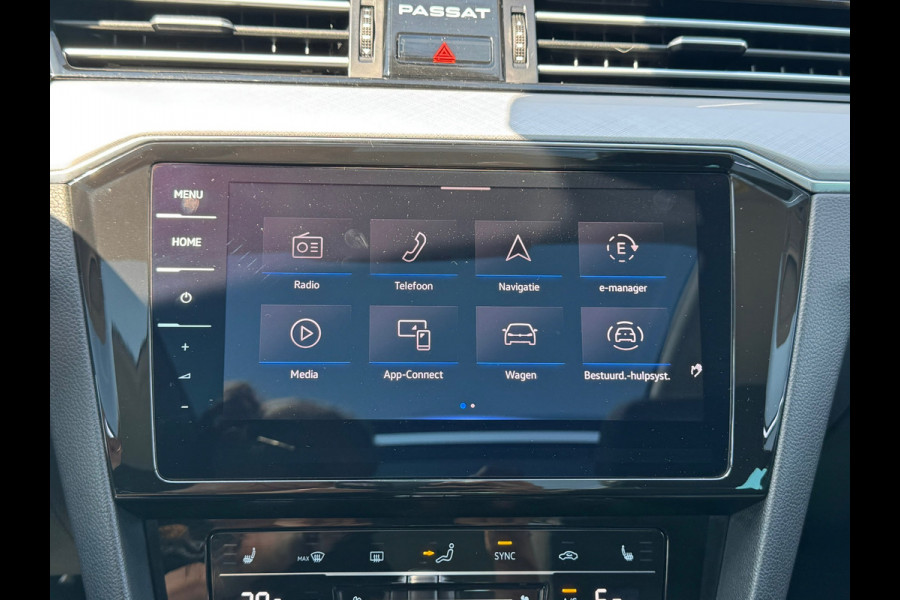 Volkswagen Passat Variant 1.4 TSI * Panoramadak * Navigatiesysteem * Trekhaak *