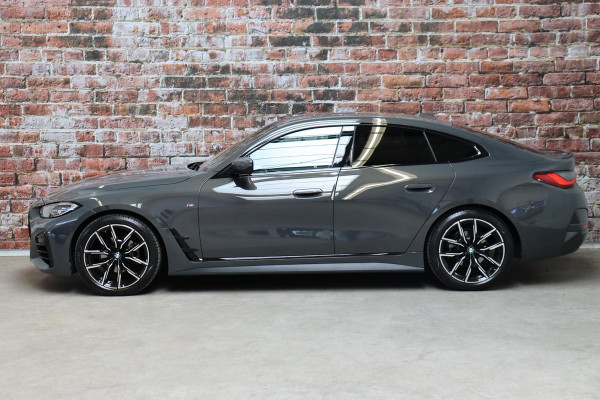 BMW 4 Serie Gran Coupé 420i High Executive M Sport Pakket Automaat / Widescreen Display / Adaptieve Cruise Control / Leder / 19 Inch / Head-Up Display / Shadow Line / Hifi / Stoelverwarming / Extra Getint Glas / Achteruitrijcamera