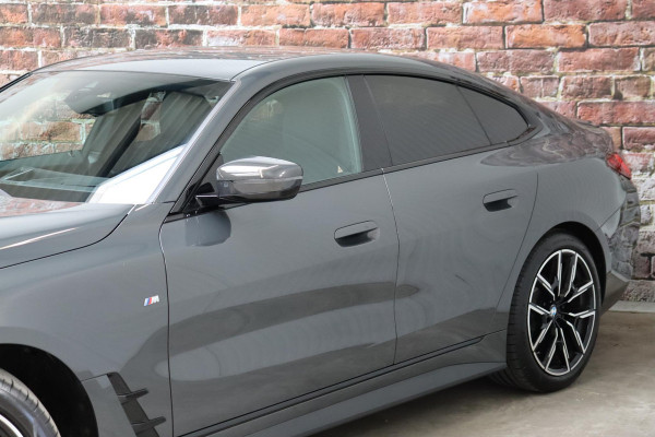 BMW 4 Serie Gran Coupé 420i High Executive M Sport Pakket Automaat / Widescreen Display / Adaptieve Cruise Control / Leder / 19 Inch / Head-Up Display / Shadow Line / Hifi / Stoelverwarming / Extra Getint Glas / Achteruitrijcamera