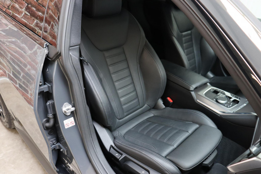 BMW 4 Serie Gran Coupé 420i High Executive M Sport Pakket Automaat / Widescreen Display / Adaptieve Cruise Control / Leder / 19 Inch / Head-Up Display / Shadow Line / Hifi / Stoelverwarming / Extra Getint Glas / Achteruitrijcamera