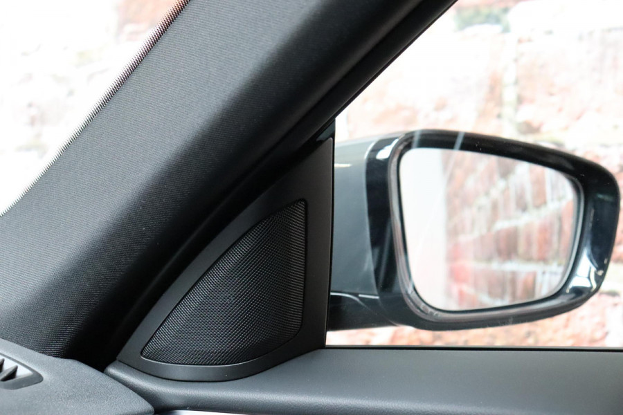 BMW 4 Serie Gran Coupé 420i High Executive M Sport Pakket Automaat / Widescreen Display / Adaptieve Cruise Control / Leder / 19 Inch / Head-Up Display / Shadow Line / Hifi / Stoelverwarming / Extra Getint Glas / Achteruitrijcamera