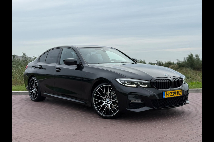 BMW 3-serie 320i High Executive / M Sport / Leder / 20inch M-Performance / 256PK Mosselman