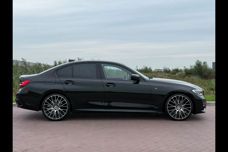BMW 3-serie 320i High Executive / M Sport / Leder / 20inch M-Performance / 256PK Mosselman