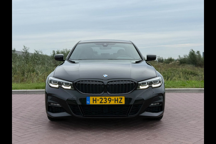 BMW 3-serie 320i High Executive / M Sport / Leder / 20inch M-Performance / 256PK Mosselman