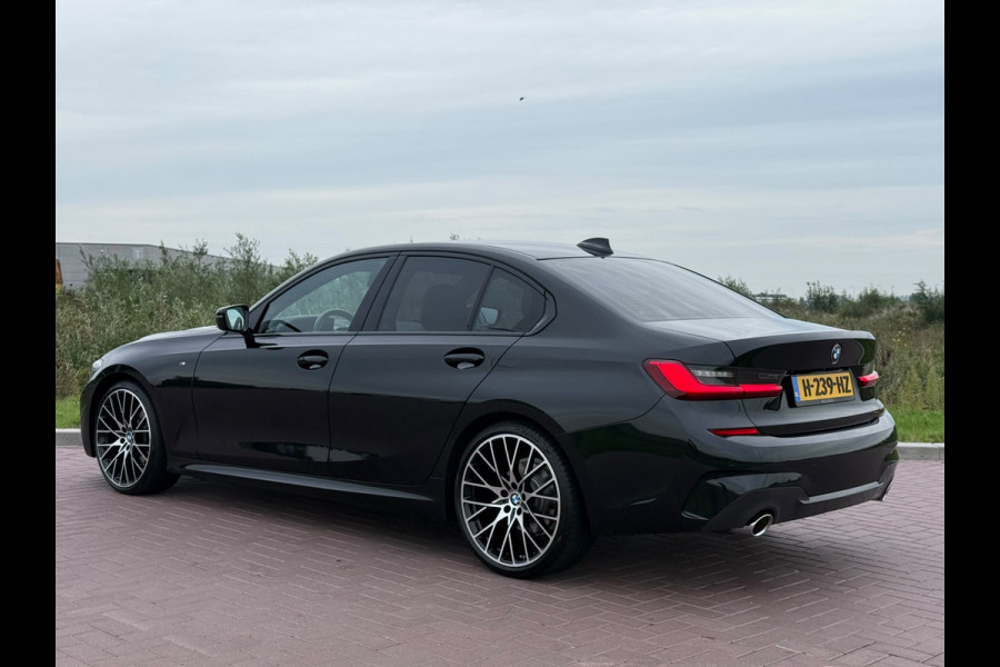 BMW 3-serie 320i High Executive / M Sport / Leder / 20inch M-Performance / 256PK Mosselman