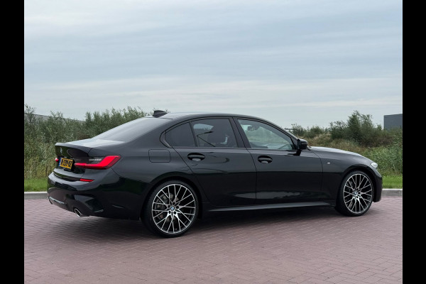 BMW 3-serie 320i High Executive / M Sport / Leder / 20inch M-Performance / 256PK Mosselman