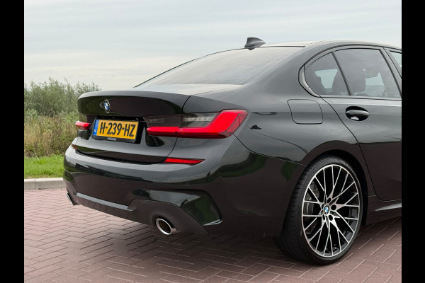 BMW 3-serie 320i High Executive / M Sport / Leder / 20inch M-Performance / 256PK Mosselman