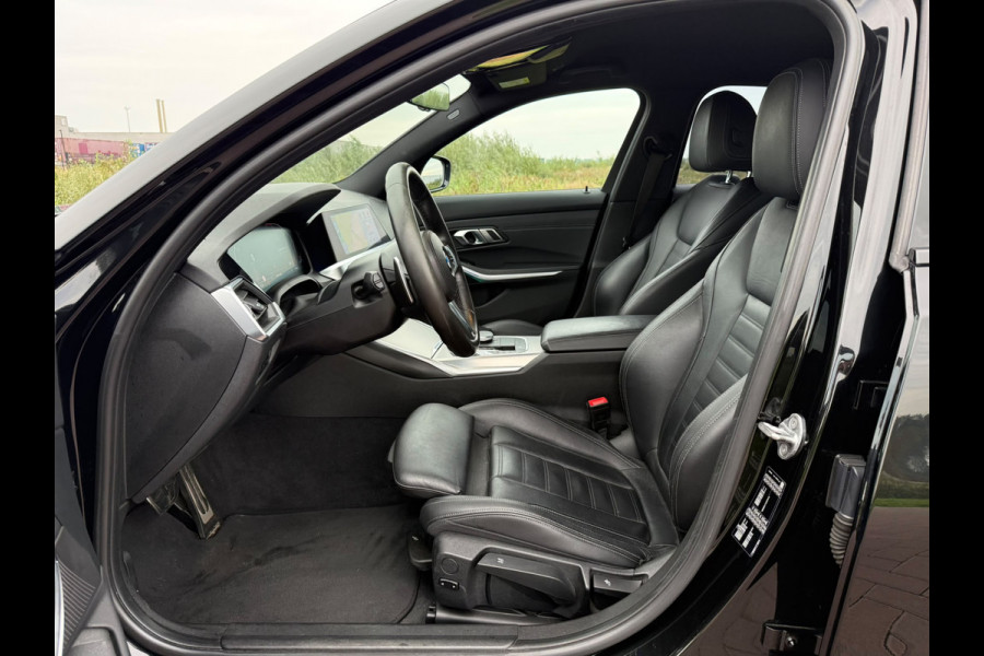 BMW 3-serie 320i High Executive / M Sport / Leder / 20inch M-Performance / 256PK Mosselman
