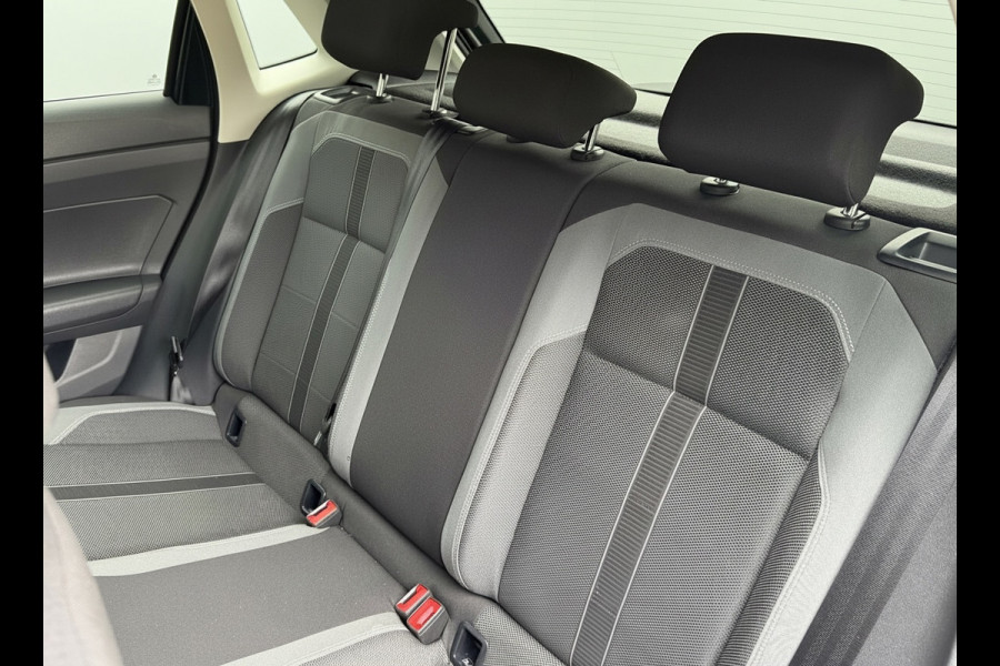 Volkswagen Polo 1.0 TSI AUTOMAAT Highline Business, digitaal cockpit, climaat controle, navigatie, 16 inch, extra getint glas