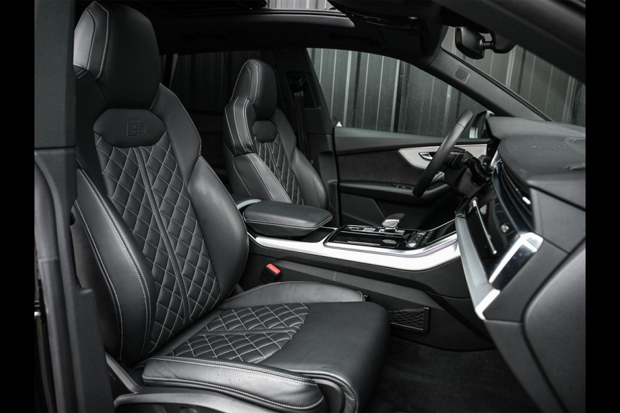 Audi Q8 55 TFSI e quattro Pro Line Plus | Panoramadak | Night Vision | B&O | HUD | 360 Camera | Adaptive Cruise | Luchtvering | Stoelverwarming V+A | Ambiance Verlichting | Trekhaak |