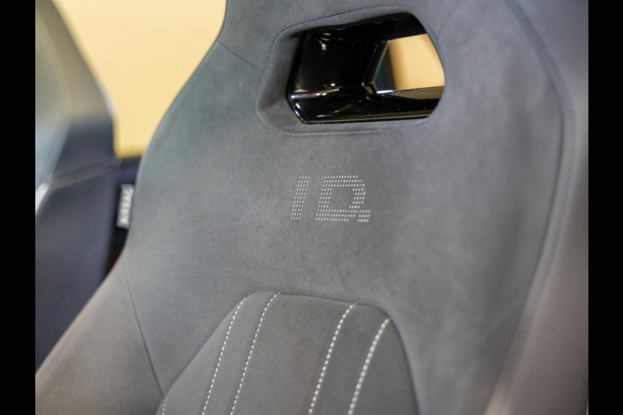 Volkswagen ID.4 Max 77 kWh SOH 91% / 204pk / Panorama dak / Trekhaak / Kuipstoelen / Elektrische stoelverstelling /