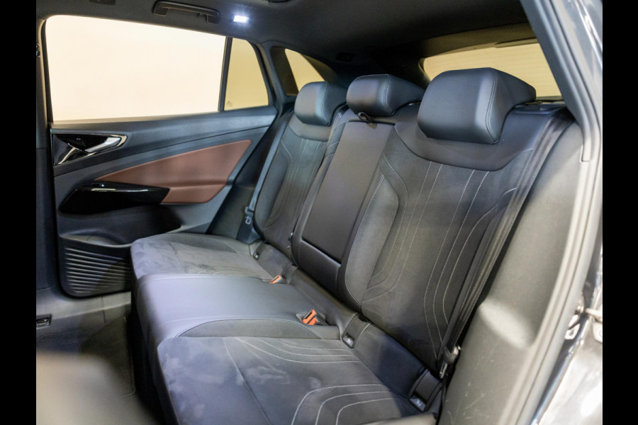 Volkswagen ID.4 Max 77 kWh SOH 91% / 204pk / Panorama dak / Trekhaak / Kuipstoelen / Elektrische stoelverstelling /