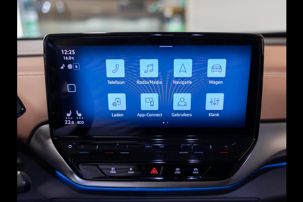Volkswagen ID.4 Max 77 kWh SOH 91% / 204pk / Panorama dak / Trekhaak / Kuipstoelen / Elektrische stoelverstelling /