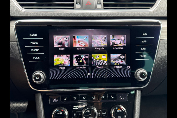 Škoda Superb Combi 1.4 TSI iV Style * AUTOMAAT * Trekhaak * Navigatiesysteem * Elektr. Kofferklep *