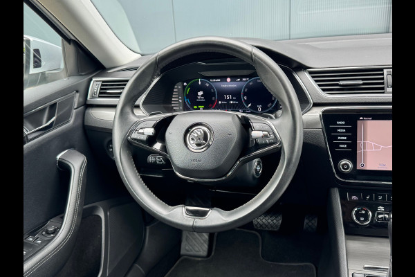 Škoda Superb Combi 1.4 TSI iV Style * AUTOMAAT * Trekhaak * Navigatiesysteem * Elektr. Kofferklep *