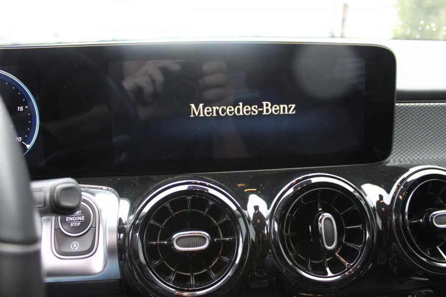 Mercedes-Benz Glb 200 Business Solution