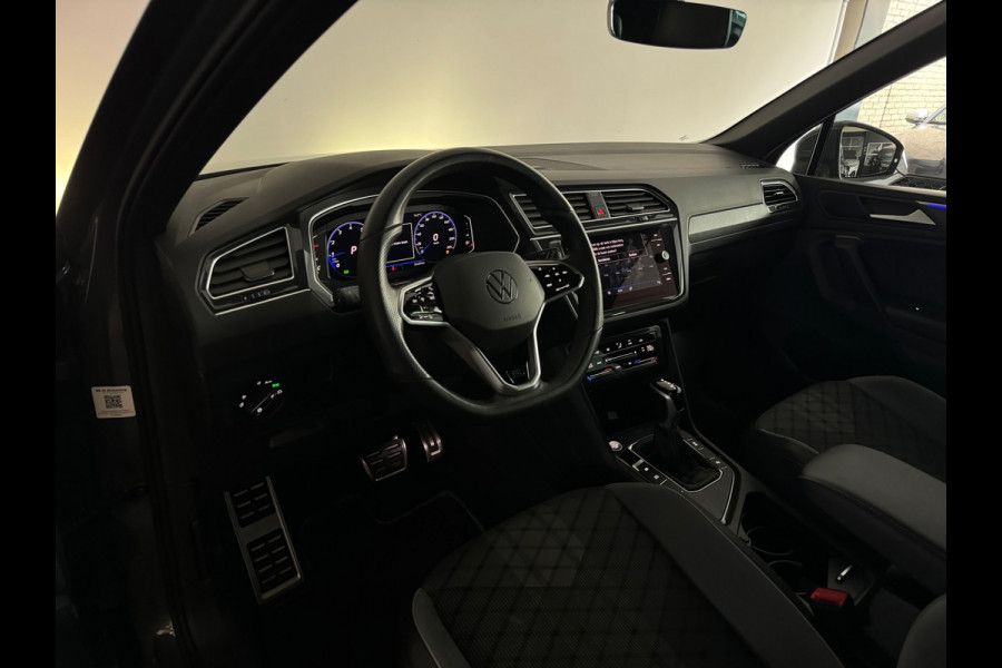 Volkswagen Tiguan 1.5 TSI R-Line Business IQ Lights|ACC|Sfeer|Lane Assist