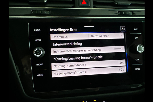 Volkswagen Tiguan 1.5 TSI R-Line Business IQ Lights|ACC|Sfeer|Lane Assist