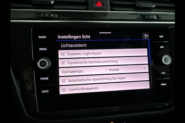 Volkswagen Tiguan 1.5 TSI R-Line Business IQ Lights|ACC|Sfeer|Lane Assist