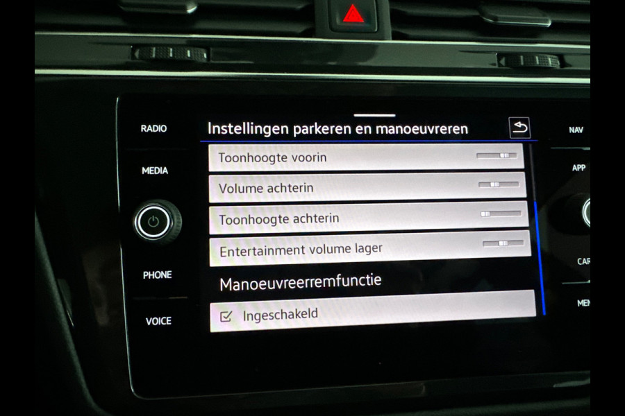 Volkswagen Tiguan 1.5 TSI R-Line Business IQ Lights|ACC|Sfeer|Lane Assist