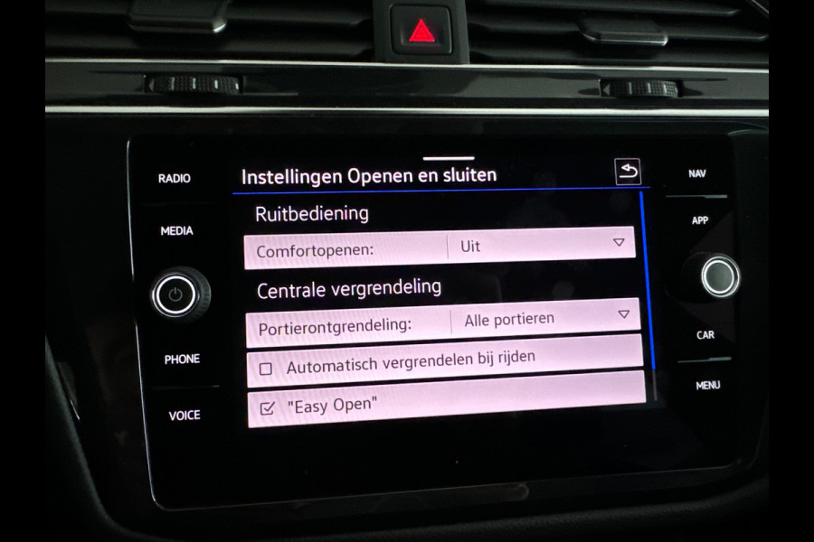 Volkswagen Tiguan 1.5 TSI R-Line Business IQ Lights|ACC|Sfeer|Lane Assist