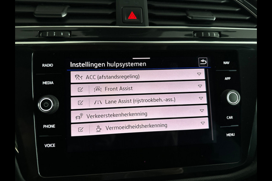 Volkswagen Tiguan 1.5 TSI R-Line Business IQ Lights|ACC|Sfeer|Lane Assist