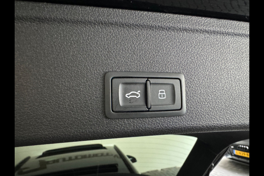 Audi A4 AVANT 40 TFSI quattro S edition Pano|Memory|Trekhaak|Keyless