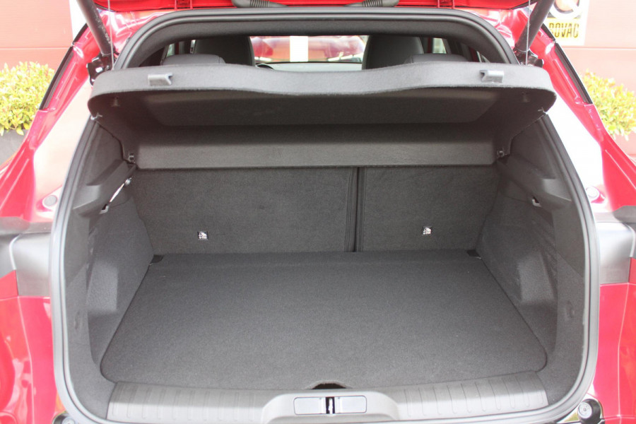 Alfa Romeo junior 1.2 145PK AUTOMAAT Hybrid IBRIDA TI | PACK TECH LITE: (LED MATRIX KOPLAMPEN, DODEHOEK DETECTIE, ELEKTRISCH BEDIENBARE ACHTERKLEP, KEYLESS ENTRY, ACHTERUITRIJ CAMERA, PARKEERSENSOREN VOOR ACHTER EN ZIJKANT, DRAADLOZE TELEFOONLADER, LANE ASSIST, ADAPTIVE CRUISE CONTROL) | PACK TI: (ELEKTRISCH BEDIENBARE BESTUUDERSSTOEL, VERKEERSBORDEN WEERGAVE, GETINTE ACHTERRUITEN, SFEER VERLICHTING, GLANZEND ZWARTE BODYKIT, 10,25" TOUCHSCREEN, LEDEREN STUURWIEL, VERSTELBARE KOFFERVLOER OP 3 NIVEAUS) | 18" LICHTMETALEN VELGEN "FORI" | BRERA RED MET ZWART DAK | DRAADLOZE APPLE CARPLAY/AN