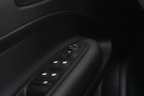 Alfa Romeo junior 1.2 145PK AUTOMAAT Hybrid IBRIDA TI | PACK TECH LITE: (LED MATRIX KOPLAMPEN, DODEHOEK DETECTIE, ELEKTRISCH BEDIENBARE ACHTERKLEP, KEYLESS ENTRY, ACHTERUITRIJ CAMERA, PARKEERSENSOREN VOOR ACHTER EN ZIJKANT, DRAADLOZE TELEFOONLADER, LANE ASSIST, ADAPTIVE CRUISE CONTROL) | PACK TI: (ELEKTRISCH BEDIENBARE BESTUUDERSSTOEL, VERKEERSBORDEN WEERGAVE, GETINTE ACHTERRUITEN, SFEER VERLICHTING, GLANZEND ZWARTE BODYKIT, 10,25" TOUCHSCREEN, LEDEREN STUURWIEL, VERSTELBARE KOFFERVLOER OP 3 NIVEAUS) | 18" LICHTMETALEN VELGEN "FORI" | BRERA RED MET ZWART DAK | DRAADLOZE APPLE CARPLAY/AN