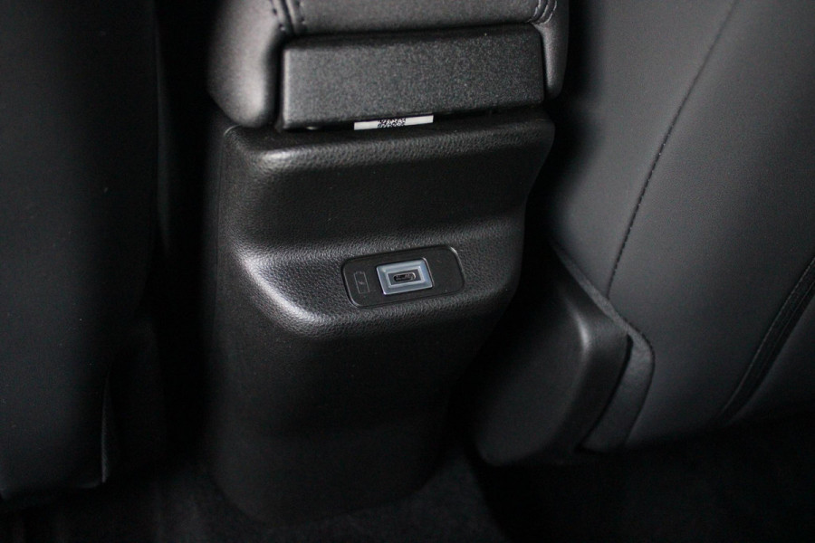 Alfa Romeo junior 1.2 145PK AUTOMAAT Hybrid IBRIDA TI | PACK TECH LITE: (LED MATRIX KOPLAMPEN, DODEHOEK DETECTIE, ELEKTRISCH BEDIENBARE ACHTERKLEP, KEYLESS ENTRY, ACHTERUITRIJ CAMERA, PARKEERSENSOREN VOOR ACHTER EN ZIJKANT, DRAADLOZE TELEFOONLADER, LANE ASSIST, ADAPTIVE CRUISE CONTROL) | PACK TI: (ELEKTRISCH BEDIENBARE BESTUUDERSSTOEL, VERKEERSBORDEN WEERGAVE, GETINTE ACHTERRUITEN, SFEER VERLICHTING, GLANZEND ZWARTE BODYKIT, 10,25" TOUCHSCREEN, LEDEREN STUURWIEL, VERSTELBARE KOFFERVLOER OP 3 NIVEAUS) | 18" LICHTMETALEN VELGEN "FORI" | BRERA RED MET ZWART DAK | DRAADLOZE APPLE CARPLAY/AN