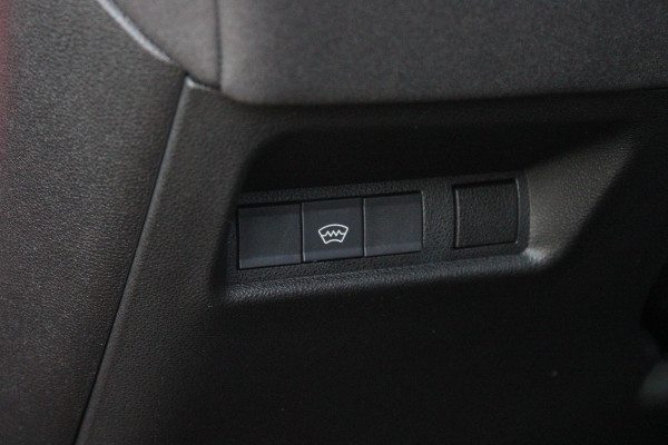 Alfa Romeo junior 1.2 145PK AUTOMAAT Hybrid IBRIDA TI | PACK TECH LITE: (LED MATRIX KOPLAMPEN, DODEHOEK DETECTIE, ELEKTRISCH BEDIENBARE ACHTERKLEP, KEYLESS ENTRY, ACHTERUITRIJ CAMERA, PARKEERSENSOREN VOOR ACHTER EN ZIJKANT, DRAADLOZE TELEFOONLADER, LANE ASSIST, ADAPTIVE CRUISE CONTROL) | PACK TI: (ELEKTRISCH BEDIENBARE BESTUUDERSSTOEL, VERKEERSBORDEN WEERGAVE, GETINTE ACHTERRUITEN, SFEER VERLICHTING, GLANZEND ZWARTE BODYKIT, 10,25" TOUCHSCREEN, LEDEREN STUURWIEL, VERSTELBARE KOFFERVLOER OP 3 NIVEAUS) | 18" LICHTMETALEN VELGEN "FORI" | BRERA RED MET ZWART DAK | DRAADLOZE APPLE CARPLAY/AN