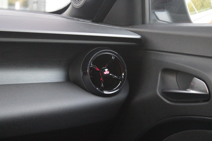 Alfa Romeo junior 1.2 145PK AUTOMAAT Hybrid IBRIDA TI | PACK TECH LITE: (LED MATRIX KOPLAMPEN, DODEHOEK DETECTIE, ELEKTRISCH BEDIENBARE ACHTERKLEP, KEYLESS ENTRY, ACHTERUITRIJ CAMERA, PARKEERSENSOREN VOOR ACHTER EN ZIJKANT, DRAADLOZE TELEFOONLADER, LANE ASSIST, ADAPTIVE CRUISE CONTROL) | PACK TI: (ELEKTRISCH BEDIENBARE BESTUUDERSSTOEL, VERKEERSBORDEN WEERGAVE, GETINTE ACHTERRUITEN, SFEER VERLICHTING, GLANZEND ZWARTE BODYKIT, 10,25" TOUCHSCREEN, LEDEREN STUURWIEL, VERSTELBARE KOFFERVLOER OP 3 NIVEAUS) | 18" LICHTMETALEN VELGEN "FORI" | BRERA RED MET ZWART DAK | DRAADLOZE APPLE CARPLAY/AN