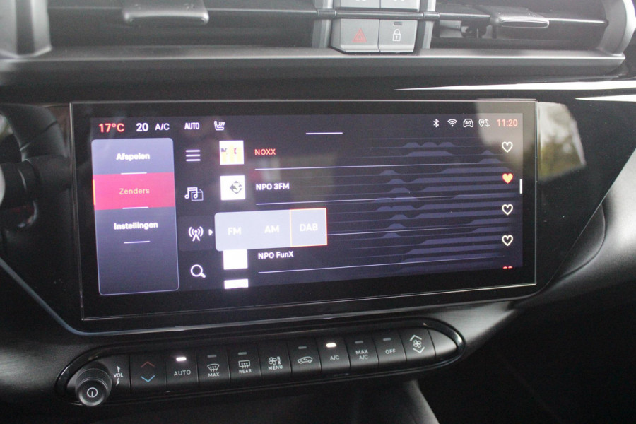 Alfa Romeo junior 1.2 145PK AUTOMAAT Hybrid IBRIDA TI | PACK TECH LITE: (LED MATRIX KOPLAMPEN, DODEHOEK DETECTIE, ELEKTRISCH BEDIENBARE ACHTERKLEP, KEYLESS ENTRY, ACHTERUITRIJ CAMERA, PARKEERSENSOREN VOOR ACHTER EN ZIJKANT, DRAADLOZE TELEFOONLADER, LANE ASSIST, ADAPTIVE CRUISE CONTROL) | PACK TI: (ELEKTRISCH BEDIENBARE BESTUUDERSSTOEL, VERKEERSBORDEN WEERGAVE, GETINTE ACHTERRUITEN, SFEER VERLICHTING, GLANZEND ZWARTE BODYKIT, 10,25" TOUCHSCREEN, LEDEREN STUURWIEL, VERSTELBARE KOFFERVLOER OP 3 NIVEAUS) | 18" LICHTMETALEN VELGEN "FORI" | BRERA RED MET ZWART DAK | DRAADLOZE APPLE CARPLAY/AN