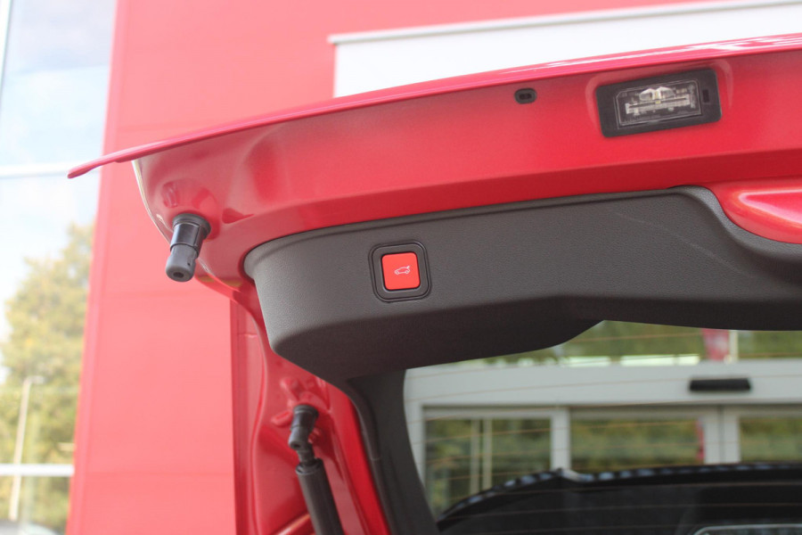 Alfa Romeo junior 1.2 145PK AUTOMAAT Hybrid IBRIDA TI | PACK TECH LITE: (LED MATRIX KOPLAMPEN, DODEHOEK DETECTIE, ELEKTRISCH BEDIENBARE ACHTERKLEP, KEYLESS ENTRY, ACHTERUITRIJ CAMERA, PARKEERSENSOREN VOOR ACHTER EN ZIJKANT, DRAADLOZE TELEFOONLADER, LANE ASSIST, ADAPTIVE CRUISE CONTROL) | PACK TI: (ELEKTRISCH BEDIENBARE BESTUUDERSSTOEL, VERKEERSBORDEN WEERGAVE, GETINTE ACHTERRUITEN, SFEER VERLICHTING, GLANZEND ZWARTE BODYKIT, 10,25" TOUCHSCREEN, LEDEREN STUURWIEL, VERSTELBARE KOFFERVLOER OP 3 NIVEAUS) | 18" LICHTMETALEN VELGEN "FORI" | BRERA RED MET ZWART DAK | DRAADLOZE APPLE CARPLAY/AN