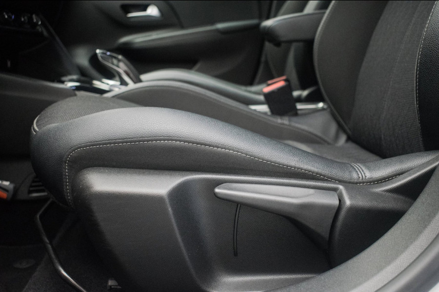 Opel CORSA-E Elegance Sport 50 kWh NL-auto [ Camera Digital Dashboard LED Keyless Carplay Dodehoek-Detectie Parkeersensoren ]