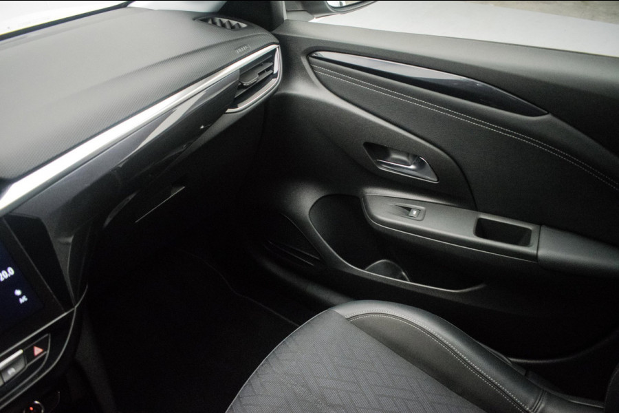 Opel CORSA-E Elegance Sport 50 kWh NL-auto [ Camera Digital Dashboard LED Keyless Carplay Dodehoek-Detectie Parkeersensoren ]