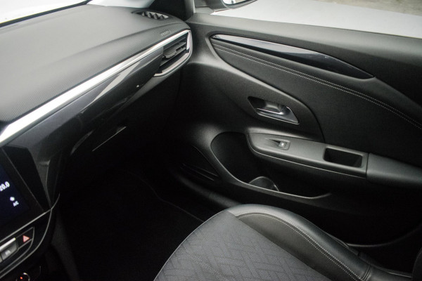 Opel CORSA-E Elegance Sport 50 kWh NL-auto [ Camera Digital Dashboard LED Keyless Carplay Dodehoek-Detectie Parkeersensoren ]
