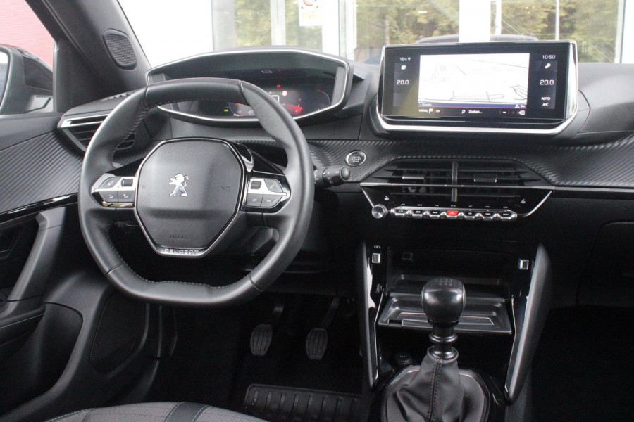 Peugeot 2008 1.2 100PK ALLURE PACK | AFNEEMBARE TREKHAAK | NAVIGATIE | STOEL VERWARMING | ALL SEASON BANDEN | DAB+ RADIO | APPLE CARPLAY/ANDROID AUTO | CLIMATE CONTROL | ADAPTIVE CRUISE CONTROL | GRIPP CONTROL | ACHTERUITRIJ CAMERA | KEYLESS ENTRY/START | LED KOPLAMPEN | LICHTMETALEN VELGEN 17" |