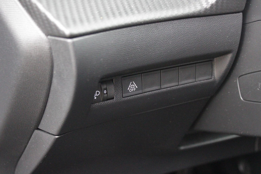 Peugeot 2008 1.2 100PK ALLURE PACK | AFNEEMBARE TREKHAAK | NAVIGATIE | STOEL VERWARMING | ALL SEASON BANDEN | DAB+ RADIO | APPLE CARPLAY/ANDROID AUTO | CLIMATE CONTROL | ADAPTIVE CRUISE CONTROL | GRIPP CONTROL | ACHTERUITRIJ CAMERA | KEYLESS ENTRY/START | LED KOPLAMPEN | LICHTMETALEN VELGEN 17" |