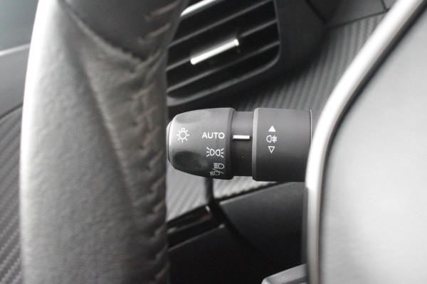 Peugeot 2008 1.2 100PK ALLURE PACK | AFNEEMBARE TREKHAAK | NAVIGATIE | STOEL VERWARMING | ALL SEASON BANDEN | DAB+ RADIO | APPLE CARPLAY/ANDROID AUTO | CLIMATE CONTROL | ADAPTIVE CRUISE CONTROL | GRIPP CONTROL | ACHTERUITRIJ CAMERA | KEYLESS ENTRY/START | LED KOPLAMPEN | LICHTMETALEN VELGEN 17" |