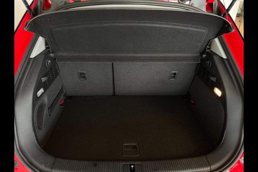 Audi A1 SPORTBACK 1.0 TFSI Advance Sport S-Line AIRCO NAVI BLUETOOTH STOELVERW PDC VELGEN ZWART DAK ZEER NETTE AUTO