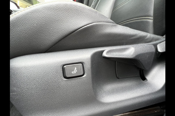 Toyota Yaris Cross 1.5 Hybrid Launch Edition | Trekhaak, JBL, Panoramadak, Elektrische achterklep, Leer, Head Up Display, 18 inch, Alle opties!