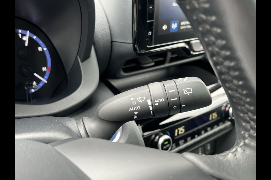 Toyota Yaris Cross 1.5 Hybrid Launch Edition | Trekhaak, JBL, Panoramadak, Elektrische achterklep, Leer, Head Up Display, 18 inch, Alle opties!