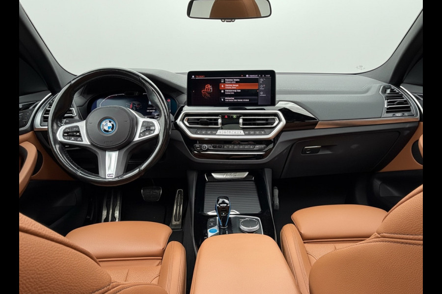 BMW iX3 M SPORT pakket 80 kWh, panoramadak, vol opties, 1 e eigenaar,conjac sport leder, Origineel NL auto met nap