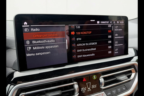BMW iX3 M SPORT pakket 80 kWh, panoramadak, vol opties, 1 e eigenaar,conjac sport leder, Origineel NL auto met nap