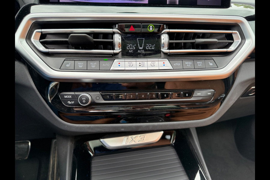 BMW iX3 M SPORT pakket 80 kWh, panoramadak, vol opties, 1 e eigenaar,conjac sport leder, Origineel NL auto met nap