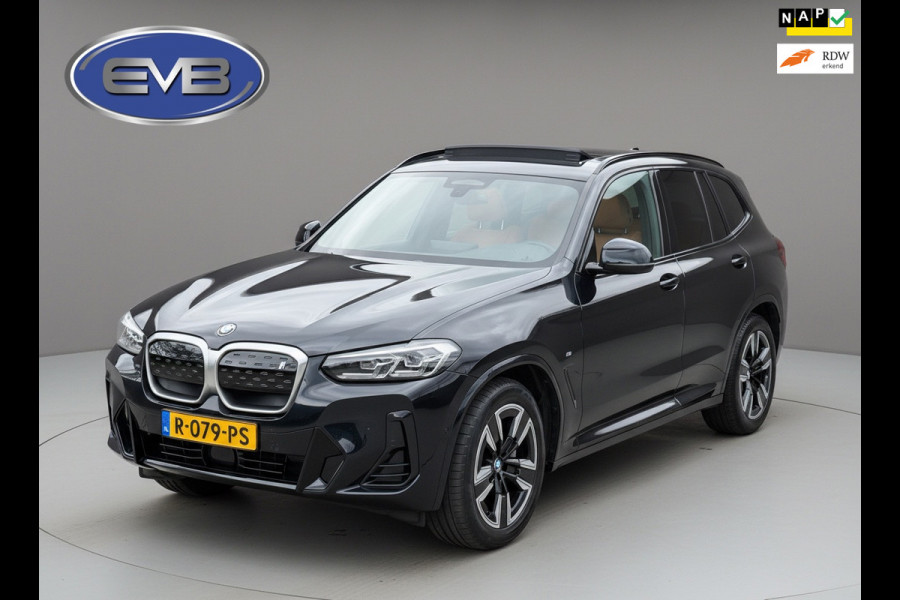 BMW iX3 M SPORT pakket 80 kWh, panoramadak, vol opties, 1 e eigenaar,conjac sport leder, Origineel NL auto met nap