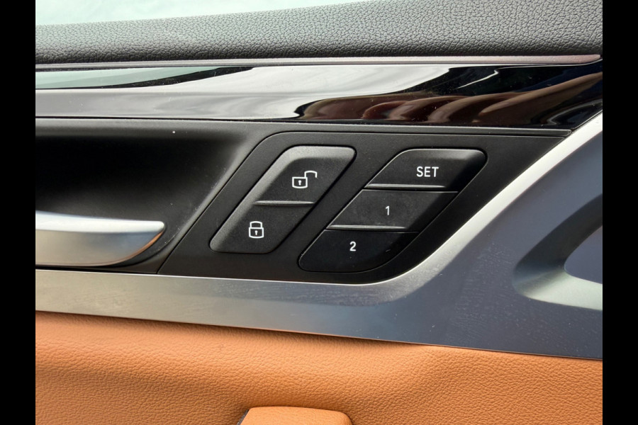 BMW iX3 M SPORT pakket 80 kWh, panoramadak, vol opties, 1 e eigenaar,conjac sport leder, Origineel NL auto met nap