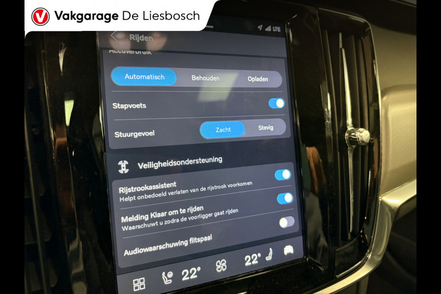 Volvo V90 2.0 T8 Plug-in hybrid AWD Ultimate Dark / Panoramadak / leder / trekhaak / camera / Harman Kardon audio