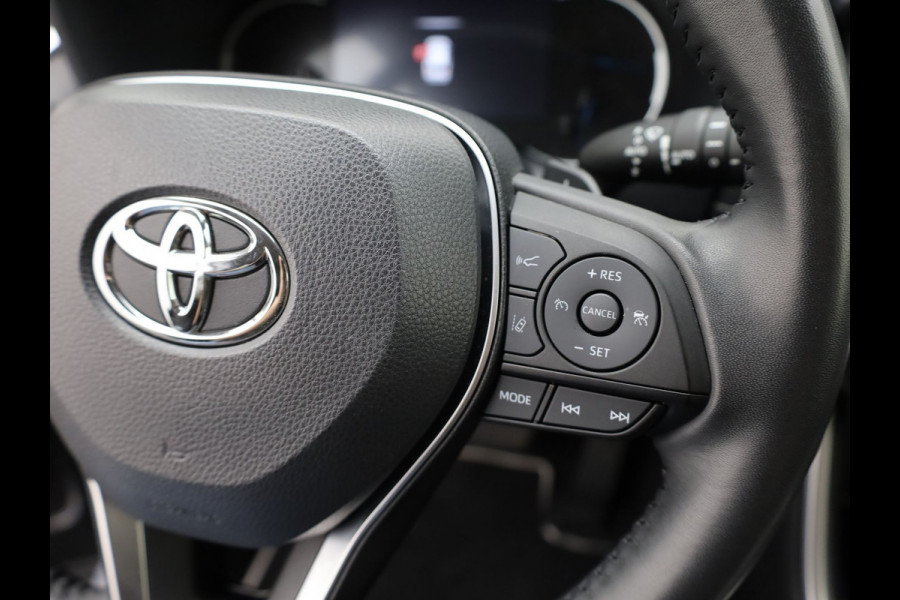 Toyota RAV4 2.5 Hybrid Executive | Bear Lock | Memory Seat | 360 camera | Elk. A-klep | Trekhaak afnb. | BSM | Prijs Rijklaar!!